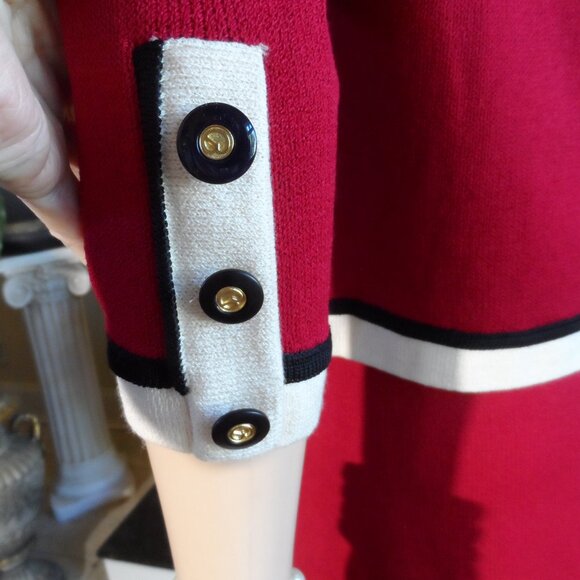 St. John Collection Red Skirt & Jacket Knit Suit Size 6/M - Picture 12 of 16